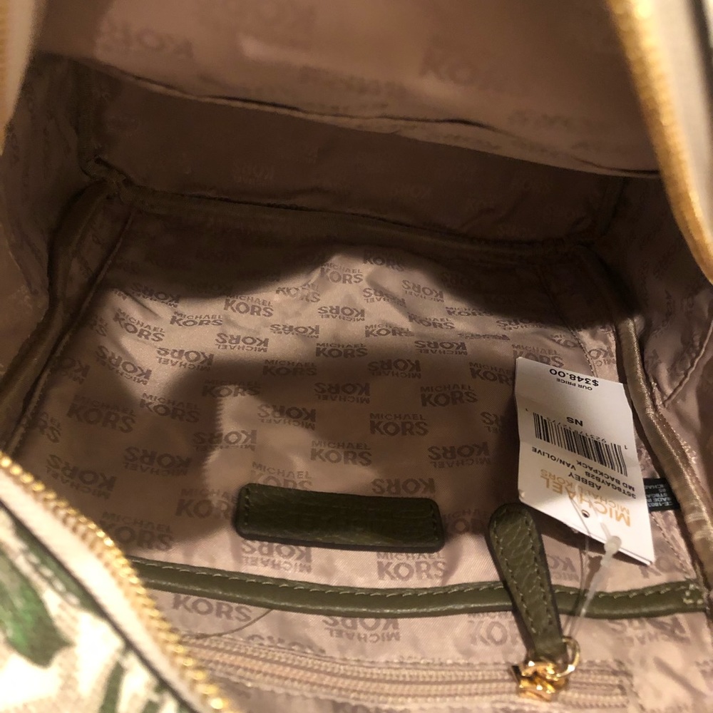 Authentic Michael Kors palm tree medium backpack - Picture 7 of 8